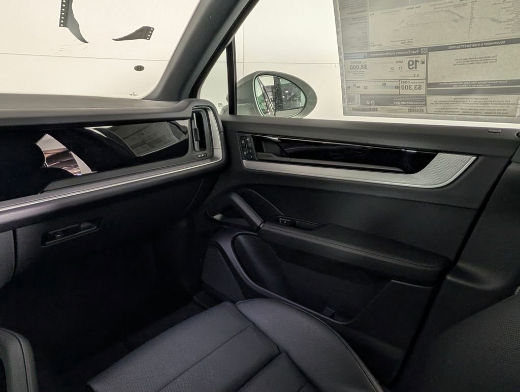 New 2026 Porsche Cayenne image 23
