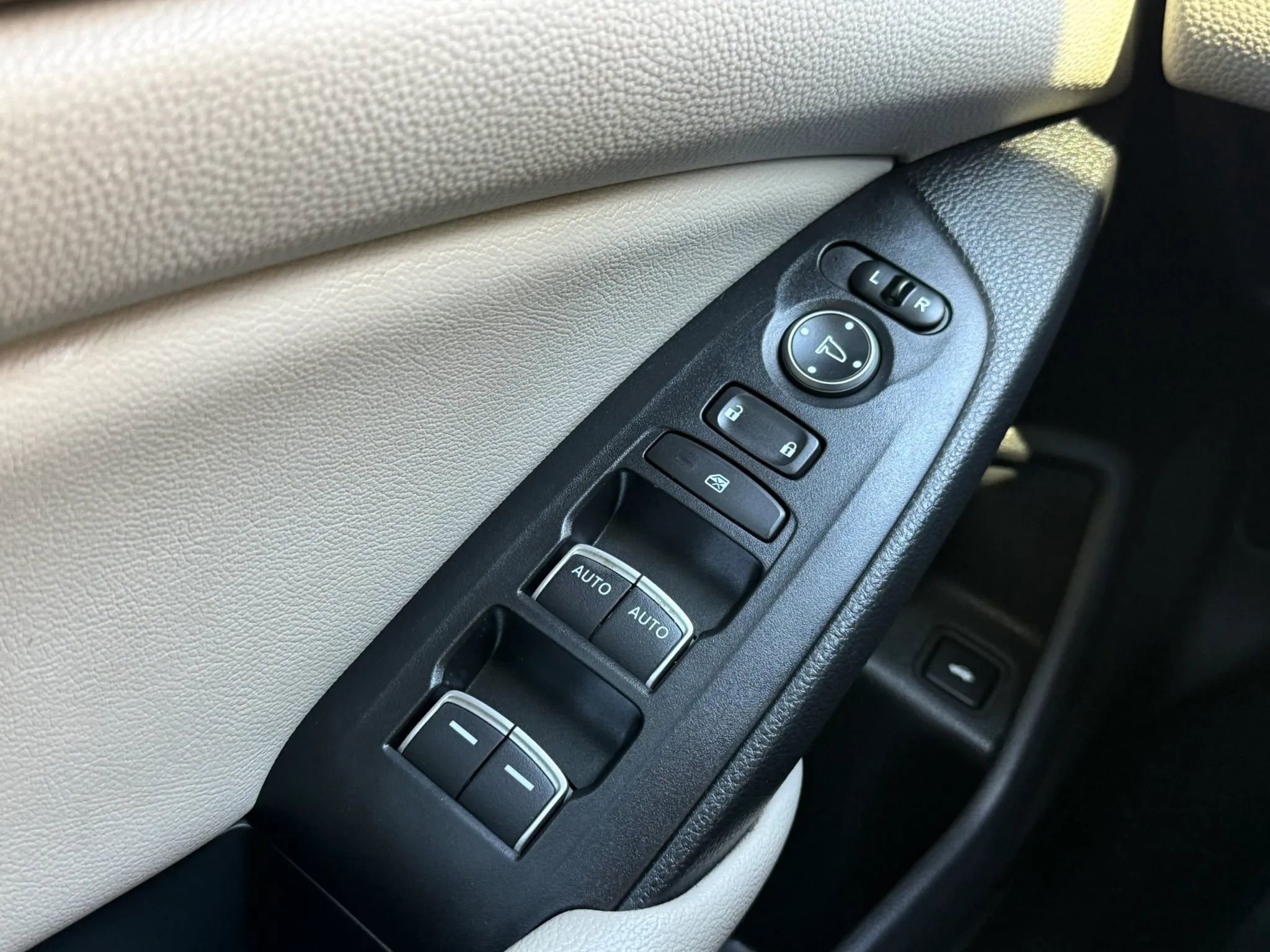 Used 2018 Honda Accord LX image 31
