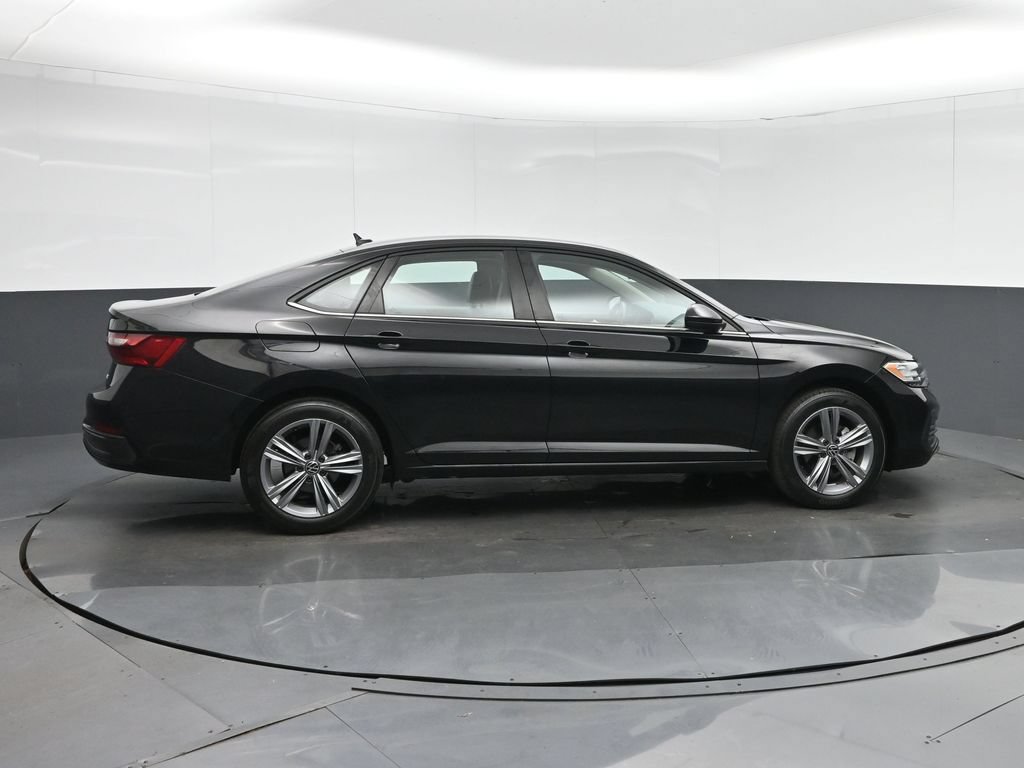 Used 2024 Volkswagen Jetta SE FWD image 8