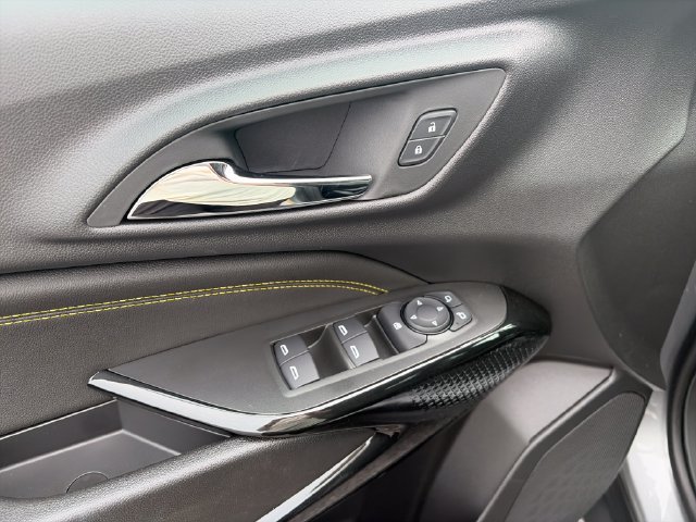 New 2026 Chevrolet Trax LT w/ Sunroof Package FWD image 17