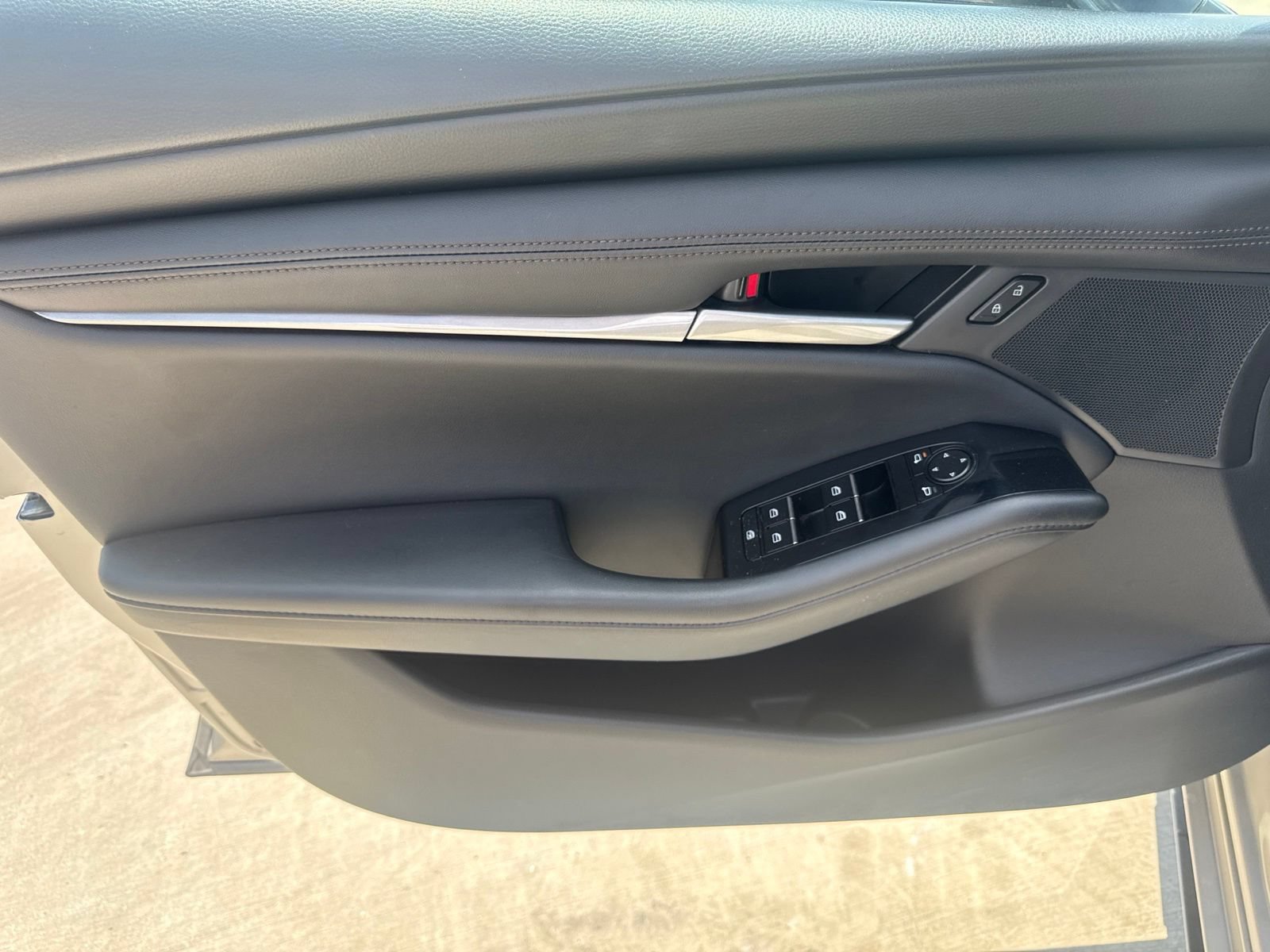 Certified 2025 MAZDA MAZDA3 s FWD image 15