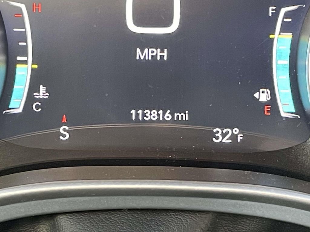 Used 2021 Chrysler Pacifica Touring-L w/ Uconnect Theater Family Group image 40