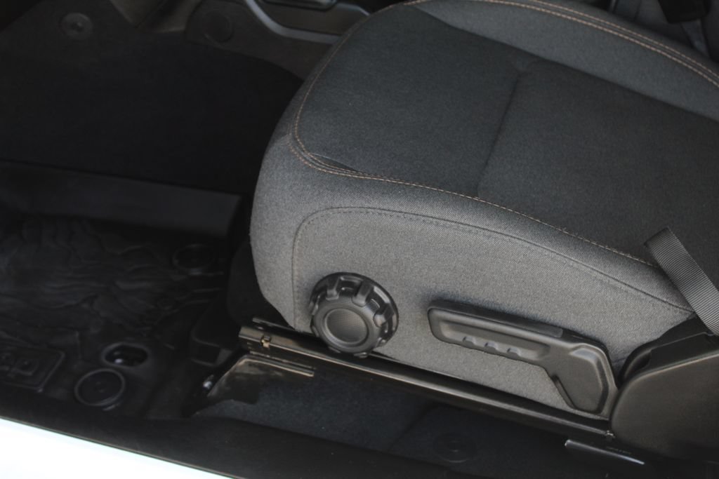 Used 2026 Jeep Wrangler Sport AWD/4WD image 25