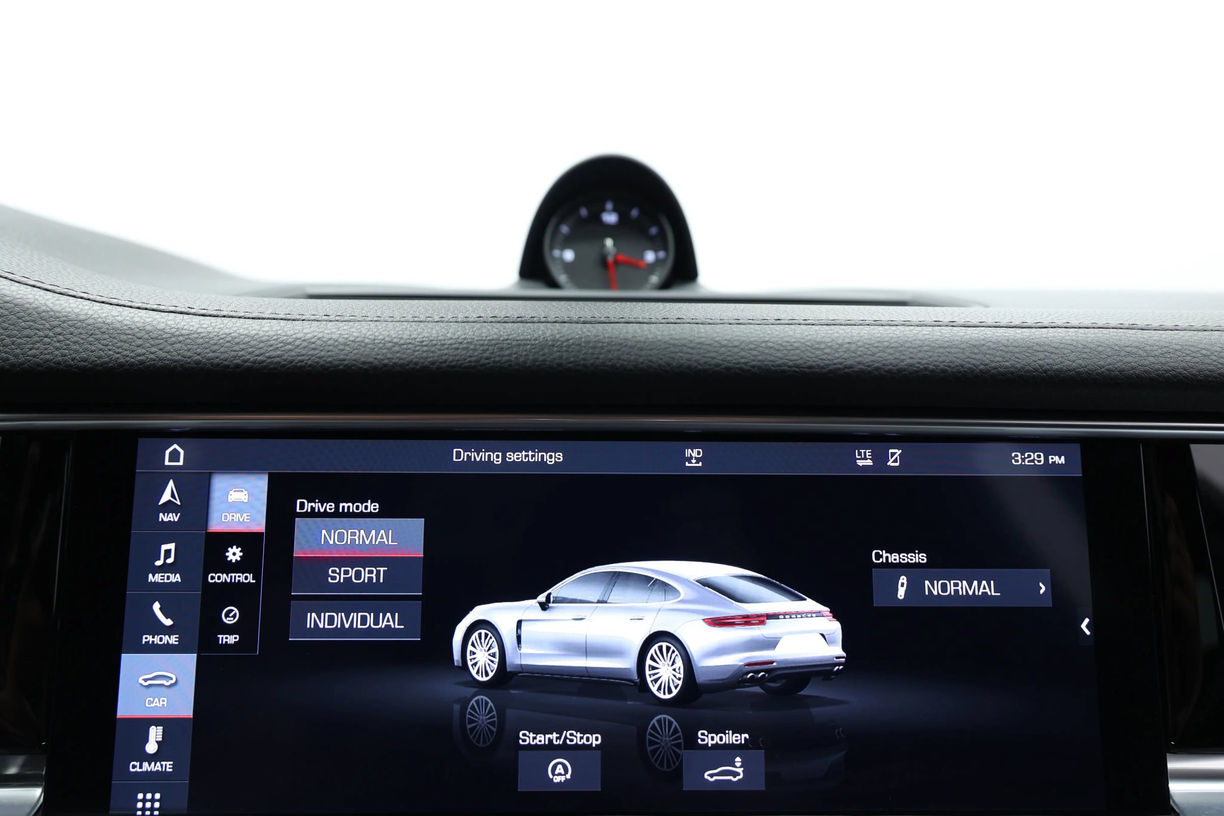 Used 2020 Porsche Panamera AWD/4WD image 36