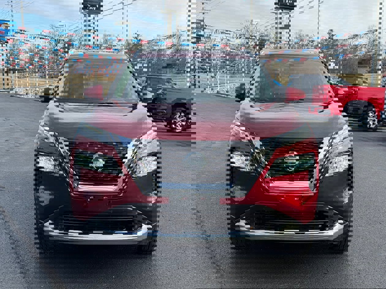 Used 2023 Nissan Rogue Platinum w/ Platinum Premium Package image 2