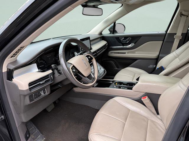 Used 2021 Lincoln Corsair AWD w/ Premium Package image 3