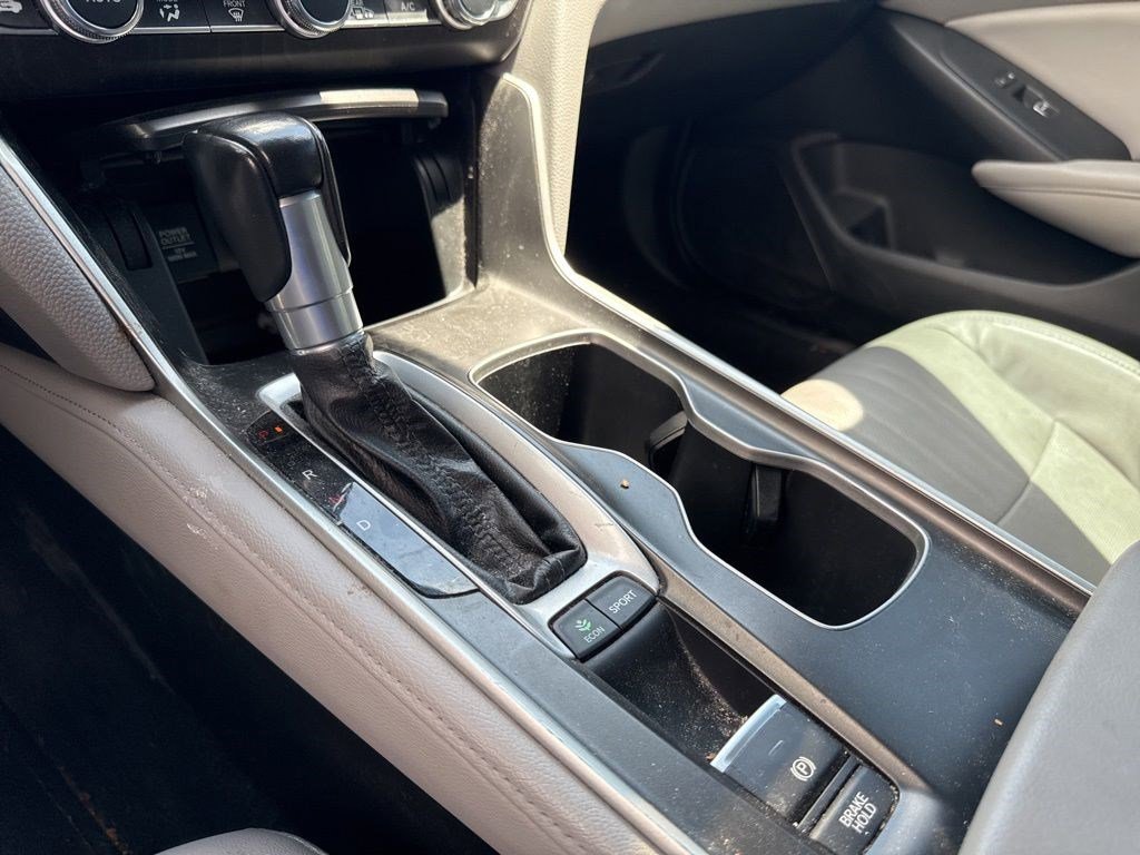 Used 2018 Honda Accord Touring image 23