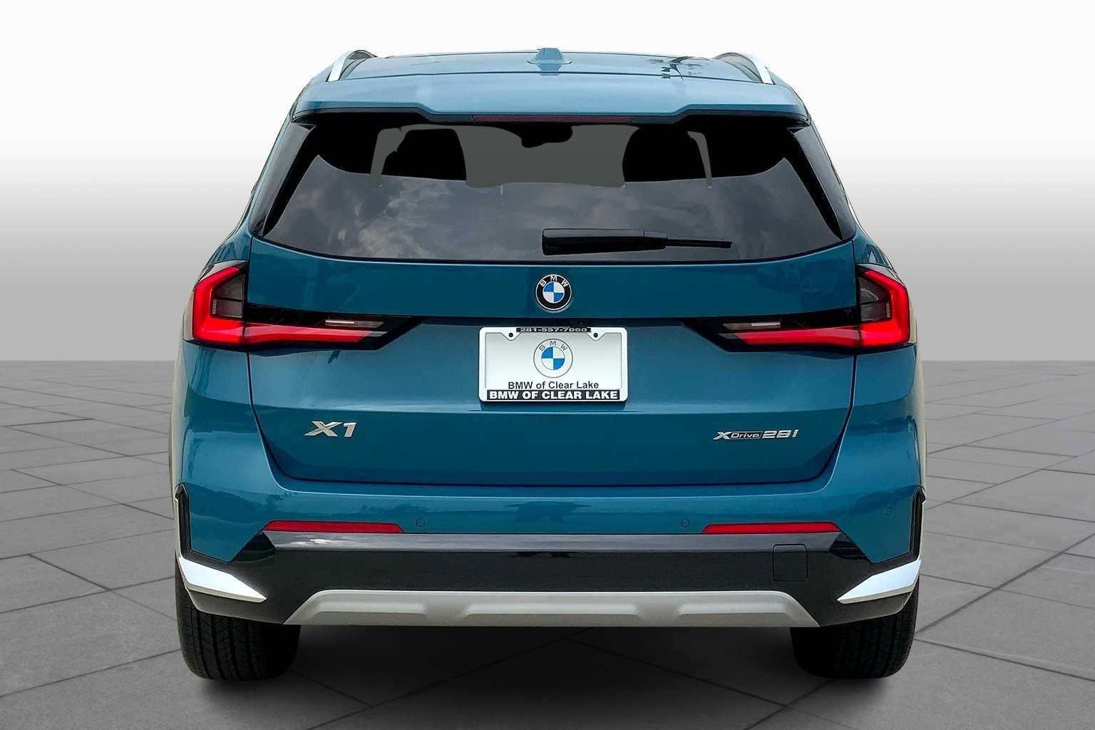 New 2025 BMW X1 xDrive28i w/ Convenience Package AWD/4WD image 4
