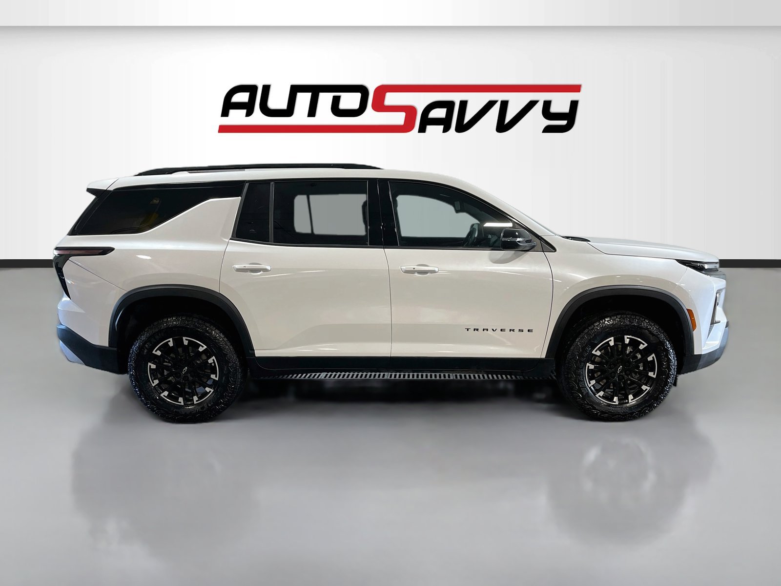 Used 2025 Chevrolet Traverse Z71 w/ LPO, Floor Liner Package AWD/4WD image 8