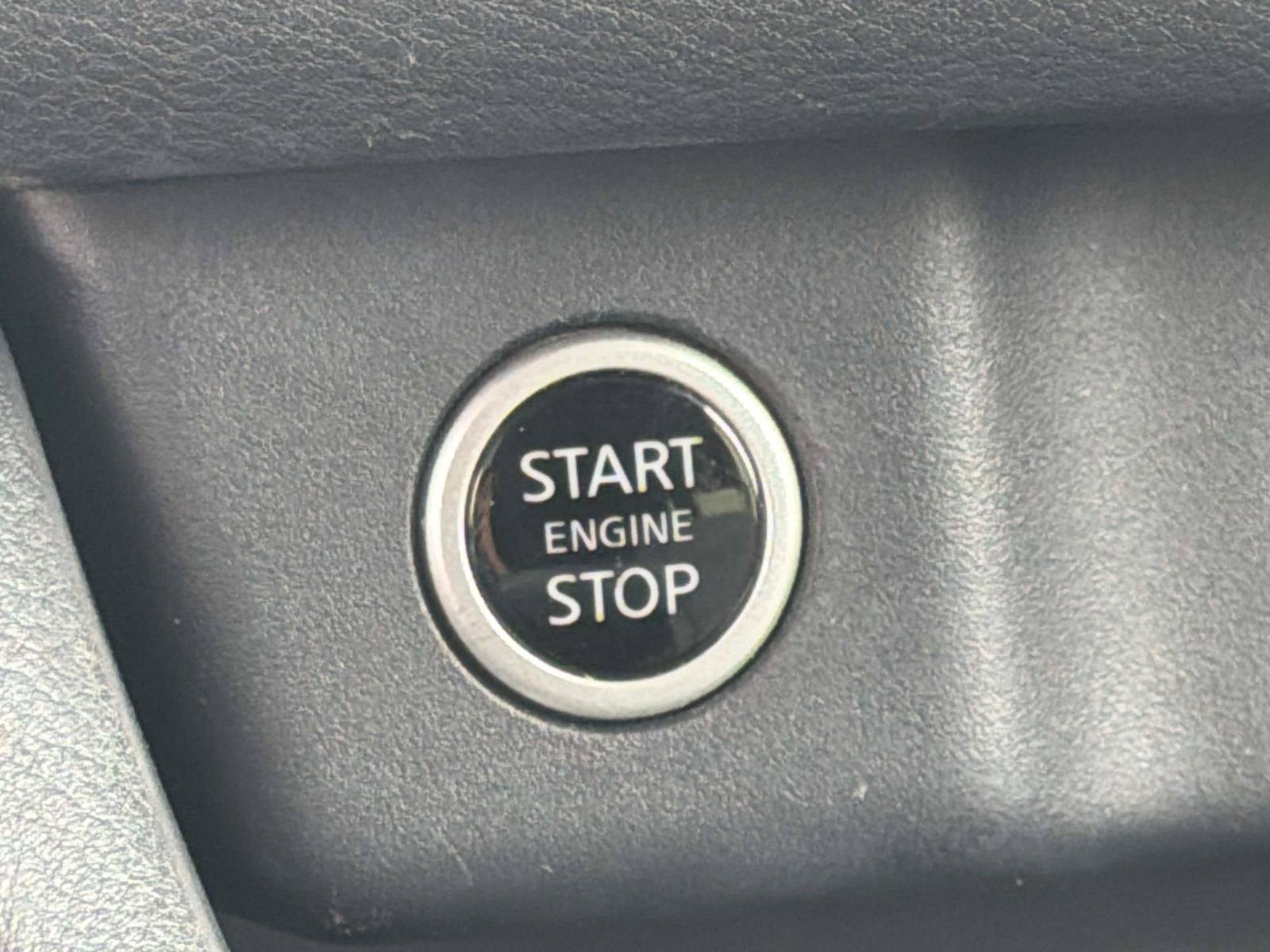 Used 2023 Nissan Rogue SV FWD image 15