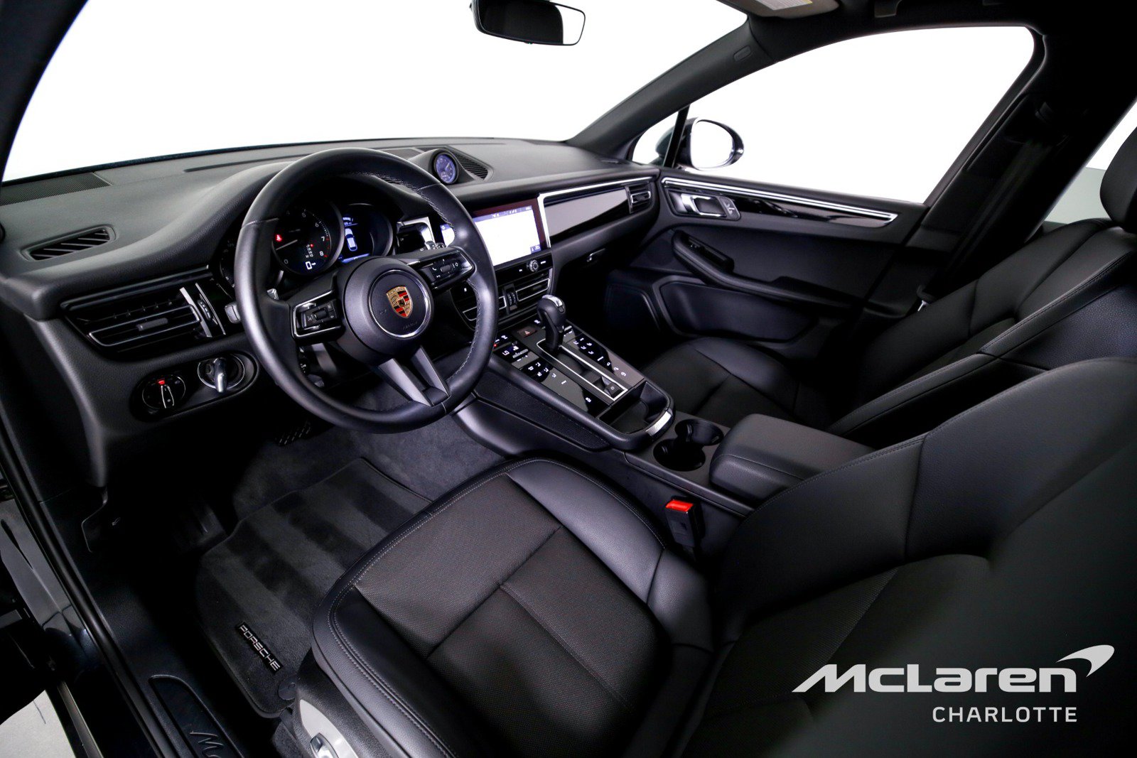 Used 2024 Porsche Macan AWD/4WD image 12