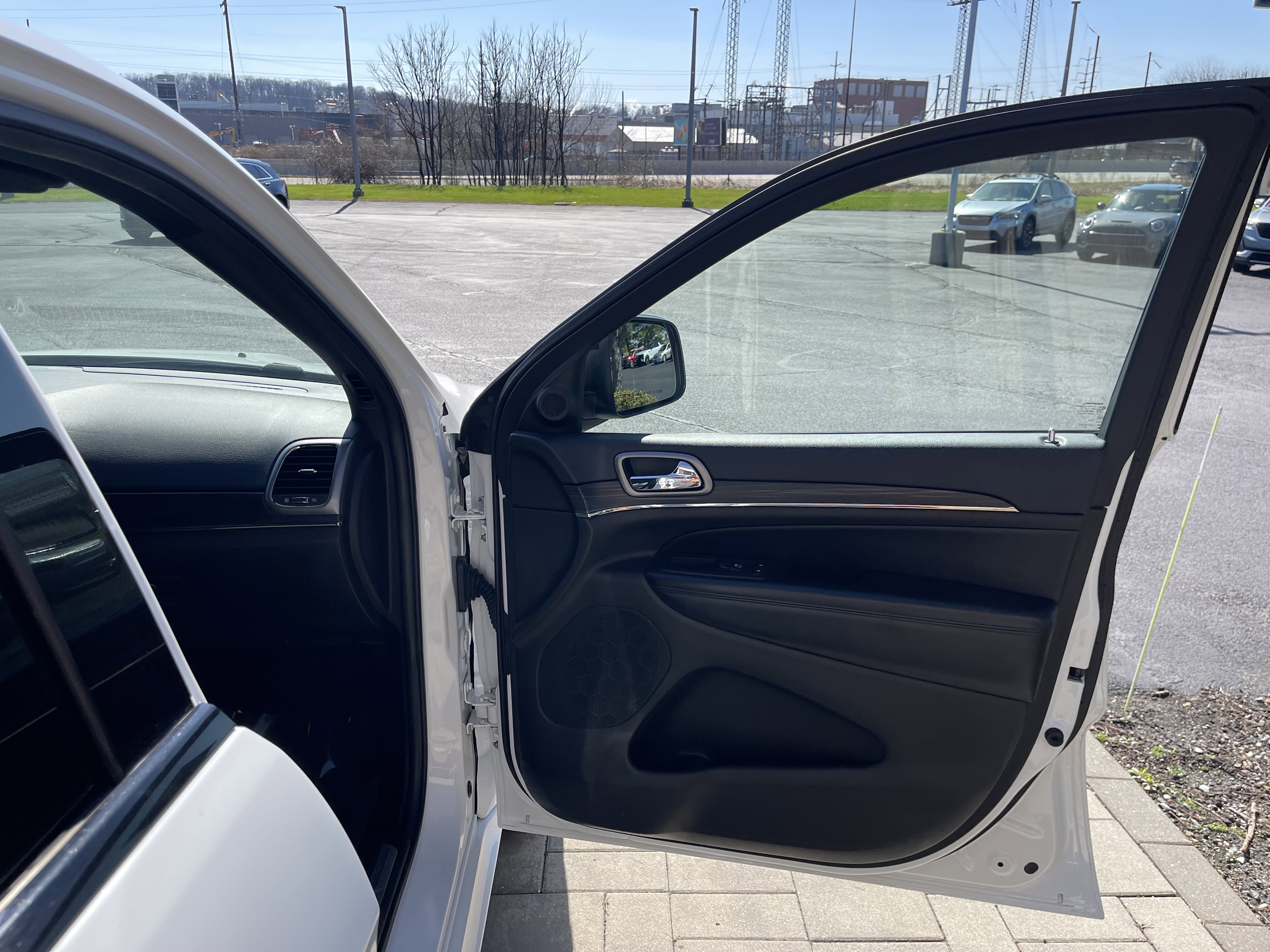 Used 2019 Jeep Grand Cherokee Limited X image 18