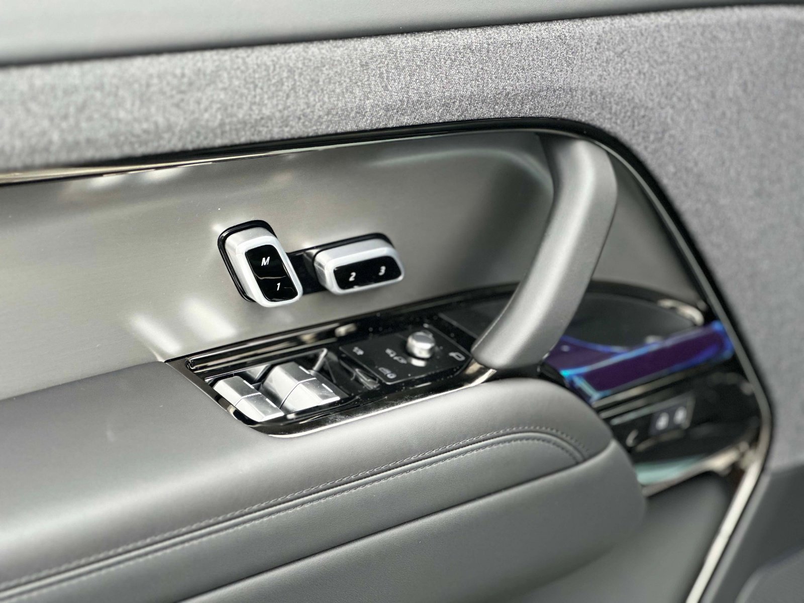 New 2025 Land Rover Range Rover Sport SE image 13