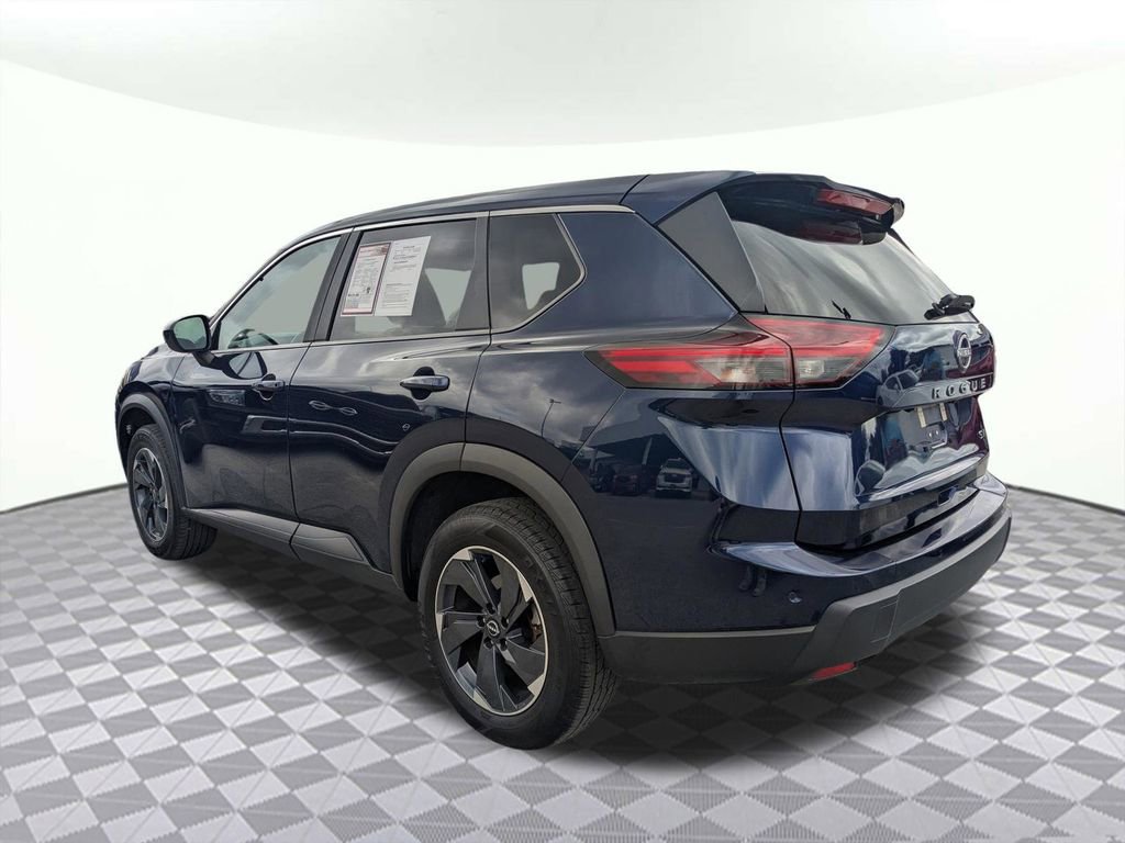 Used 2024 Nissan Rogue SV FWD image 5