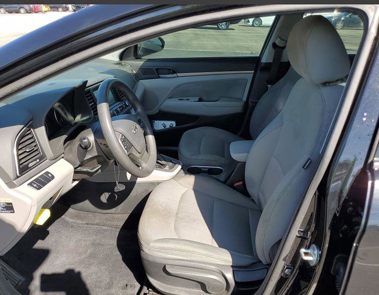 Used 2017 Hyundai Elantra SE FWD image 4