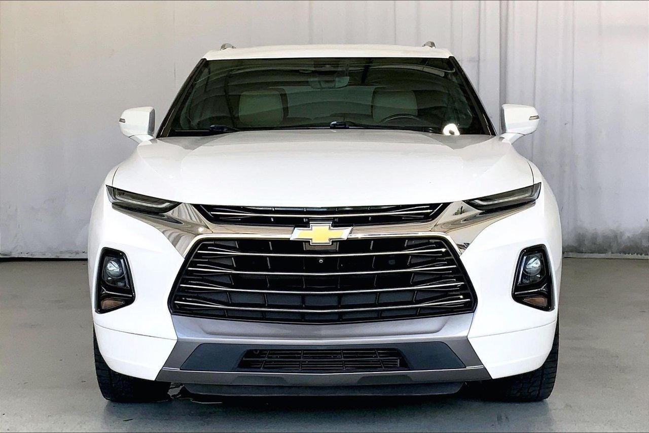 Used 2021 Chevrolet Blazer Premier w/ Driver Confidence II Package FWD image 2