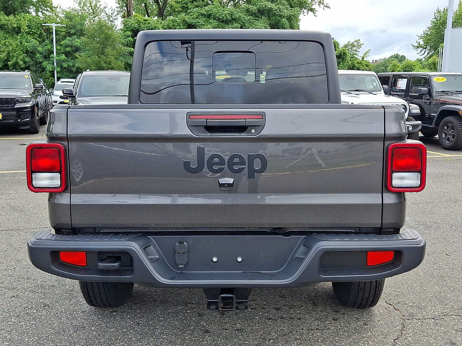 Used 2022 Jeep Gladiator Sport AWD/4WD image 5