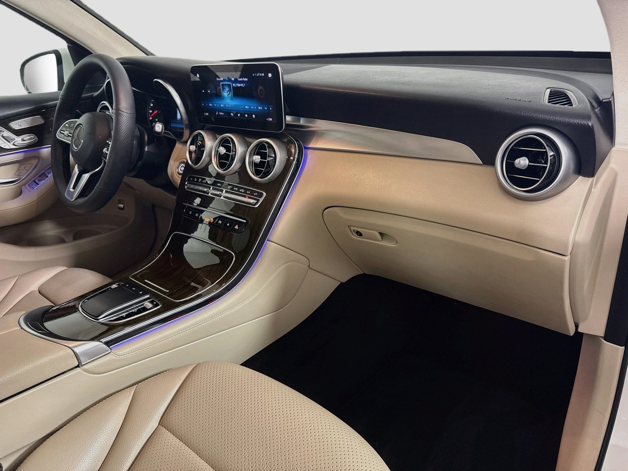 Used 2021 Mercedes-Benz GLC 300 image 30