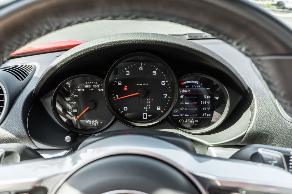 Used 2024 Porsche 718 Boxster w/ Premium Package RWD image 15