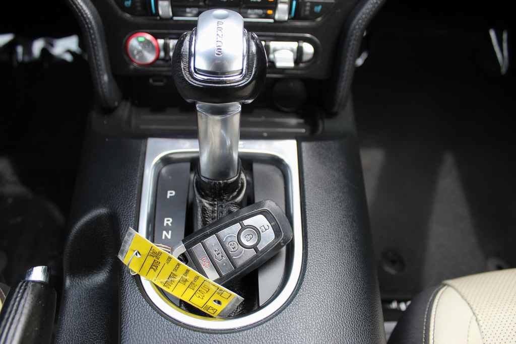 Used 2018 Ford Mustang Premium RWD image 23