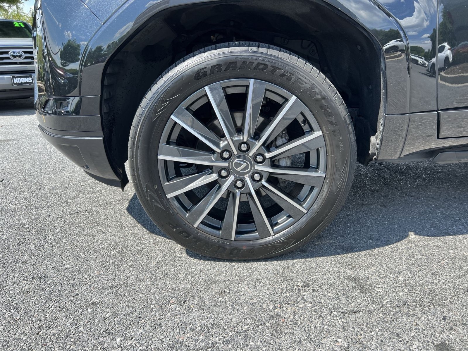 Used 2025 Lexus GX 550 w/ Accessory Package (2T) AWD/4WD image 12