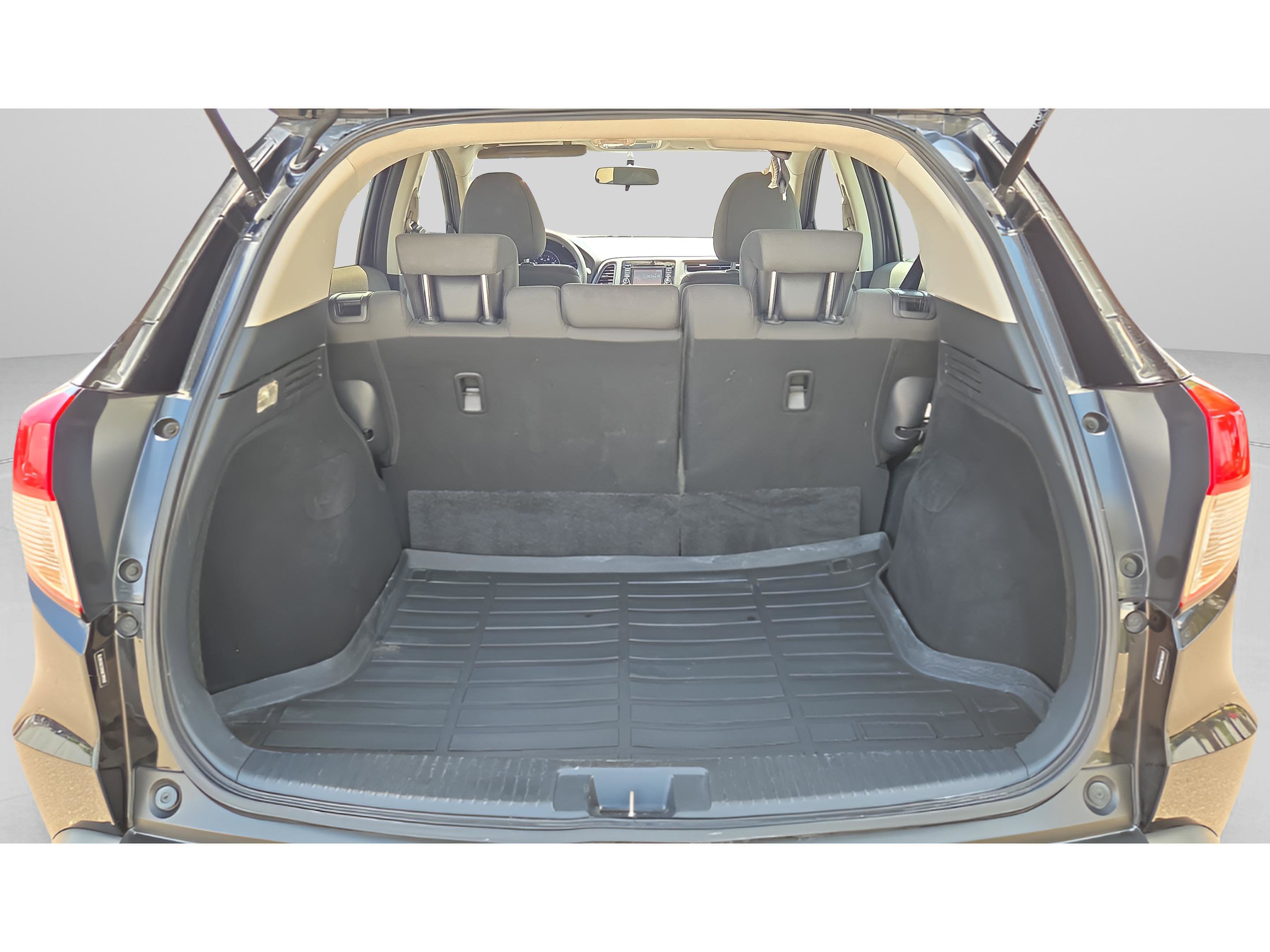 Used 2019 Honda HR-V LX image 9