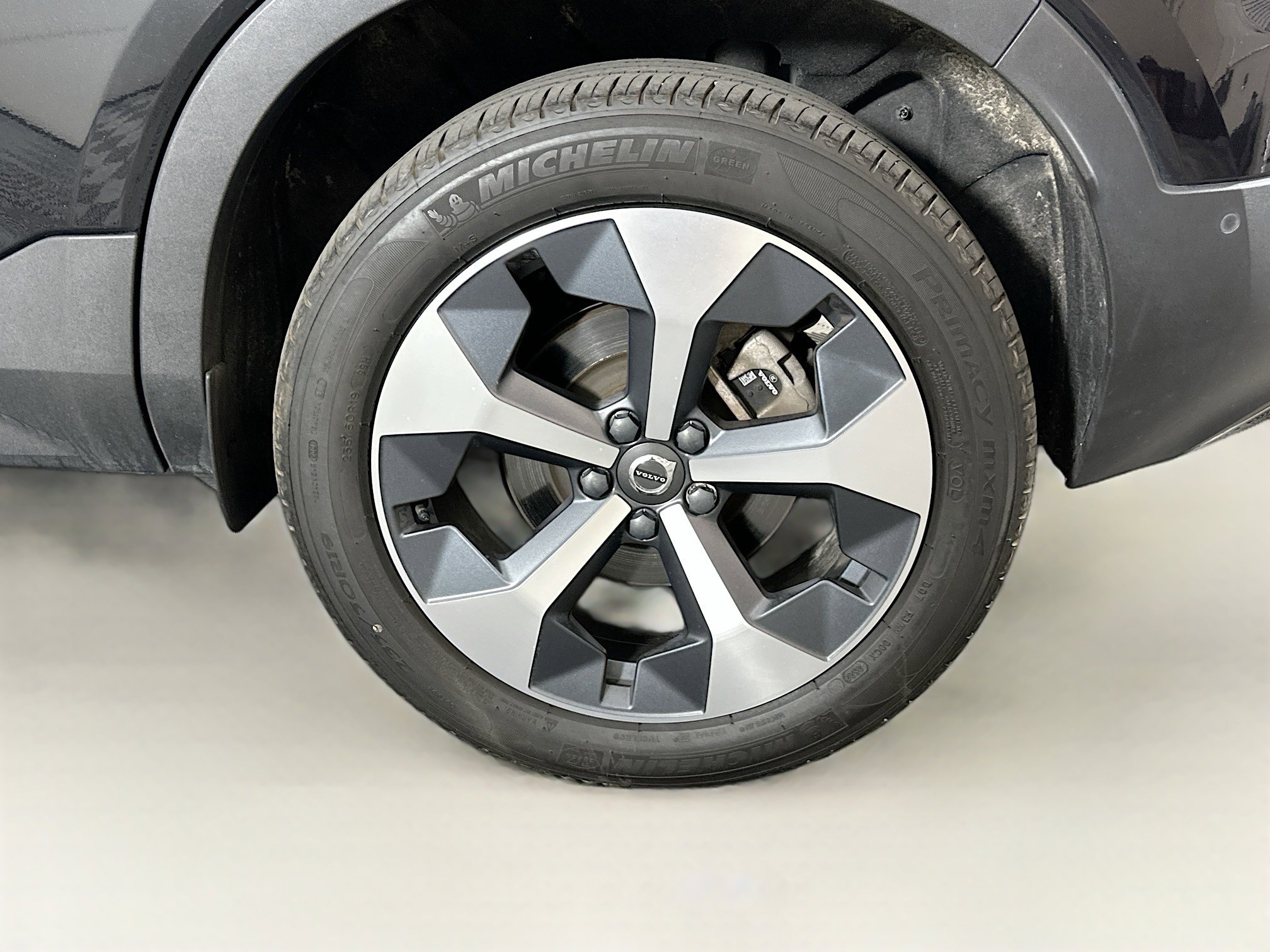 Used 2023 Volvo XC40 B5 Plus w/ Driver Assist Package image 11