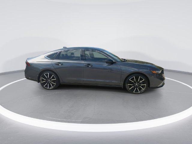 Used 2024 Honda Accord Touring image 9