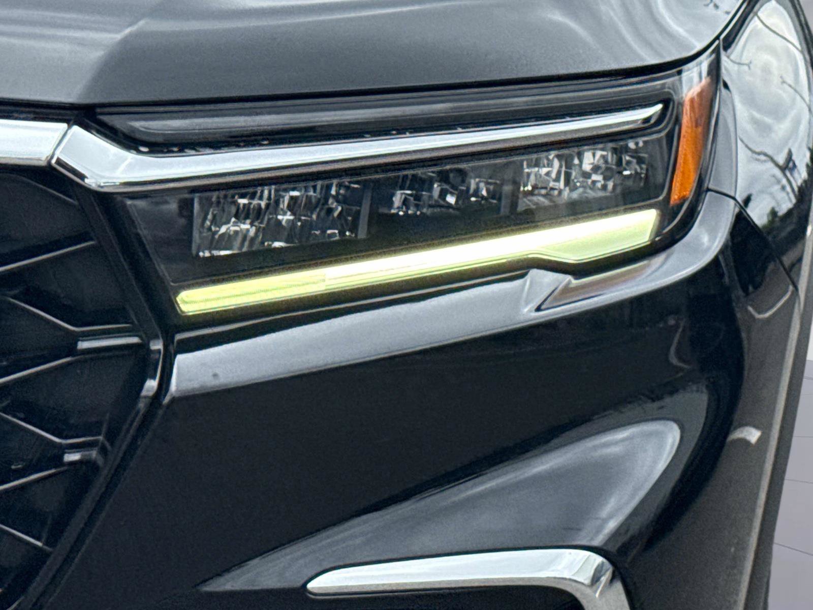 Certified 2023 Honda Pilot Touring image 10