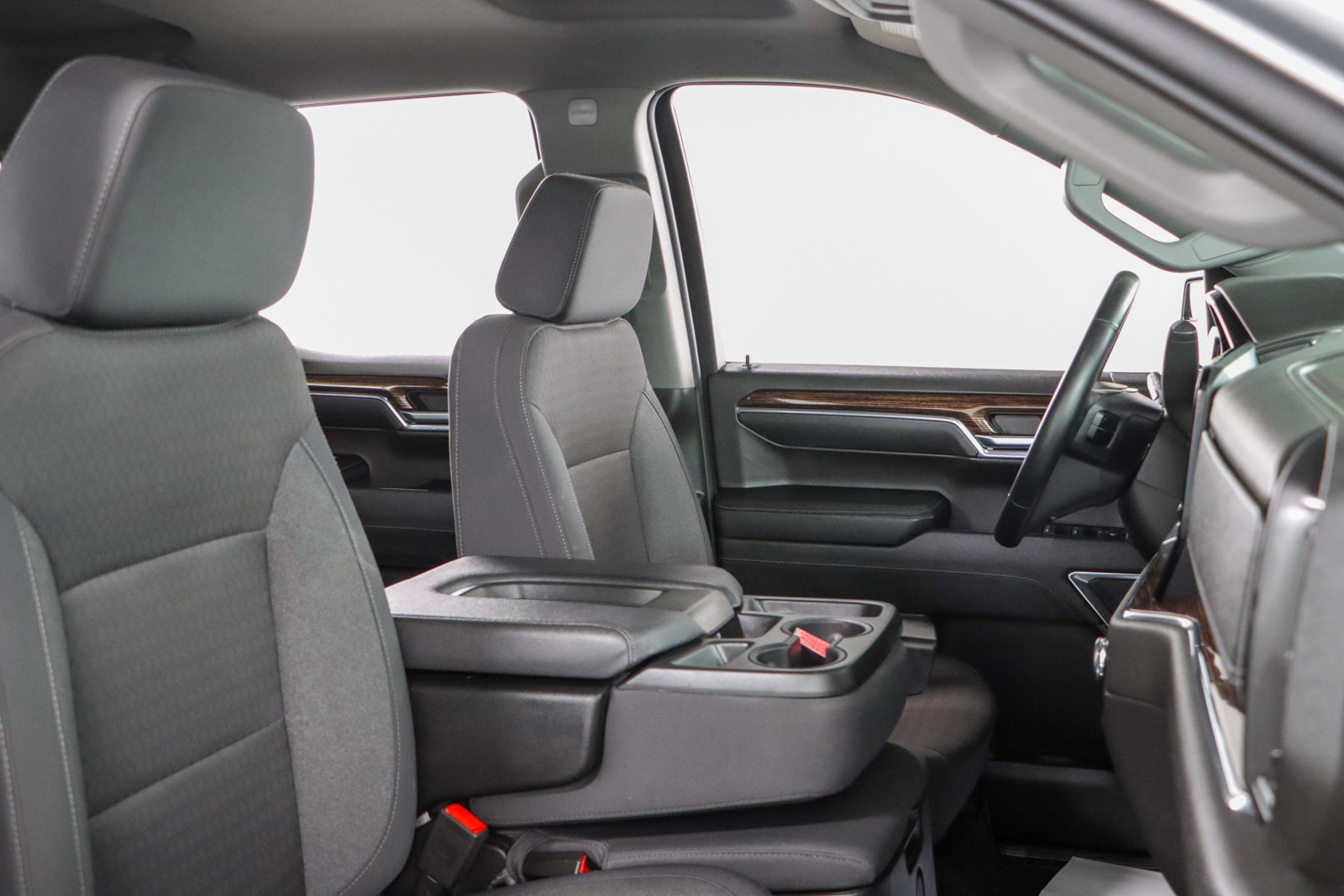 Used 2024 GMC Sierra 1500 SLE image 28