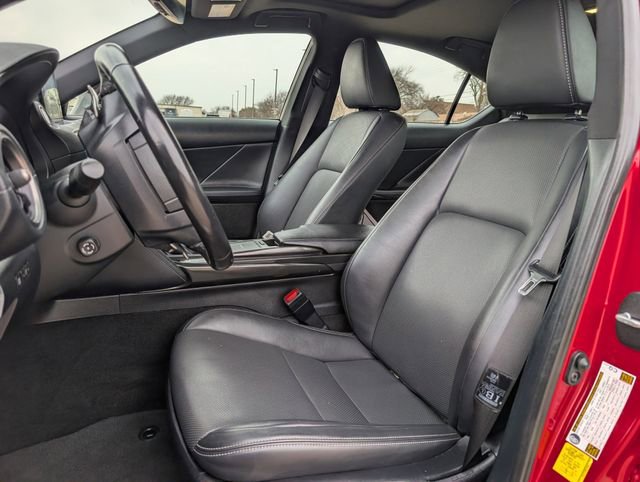 Used 2022 Lexus IS 300 w/ Premium Package image 20