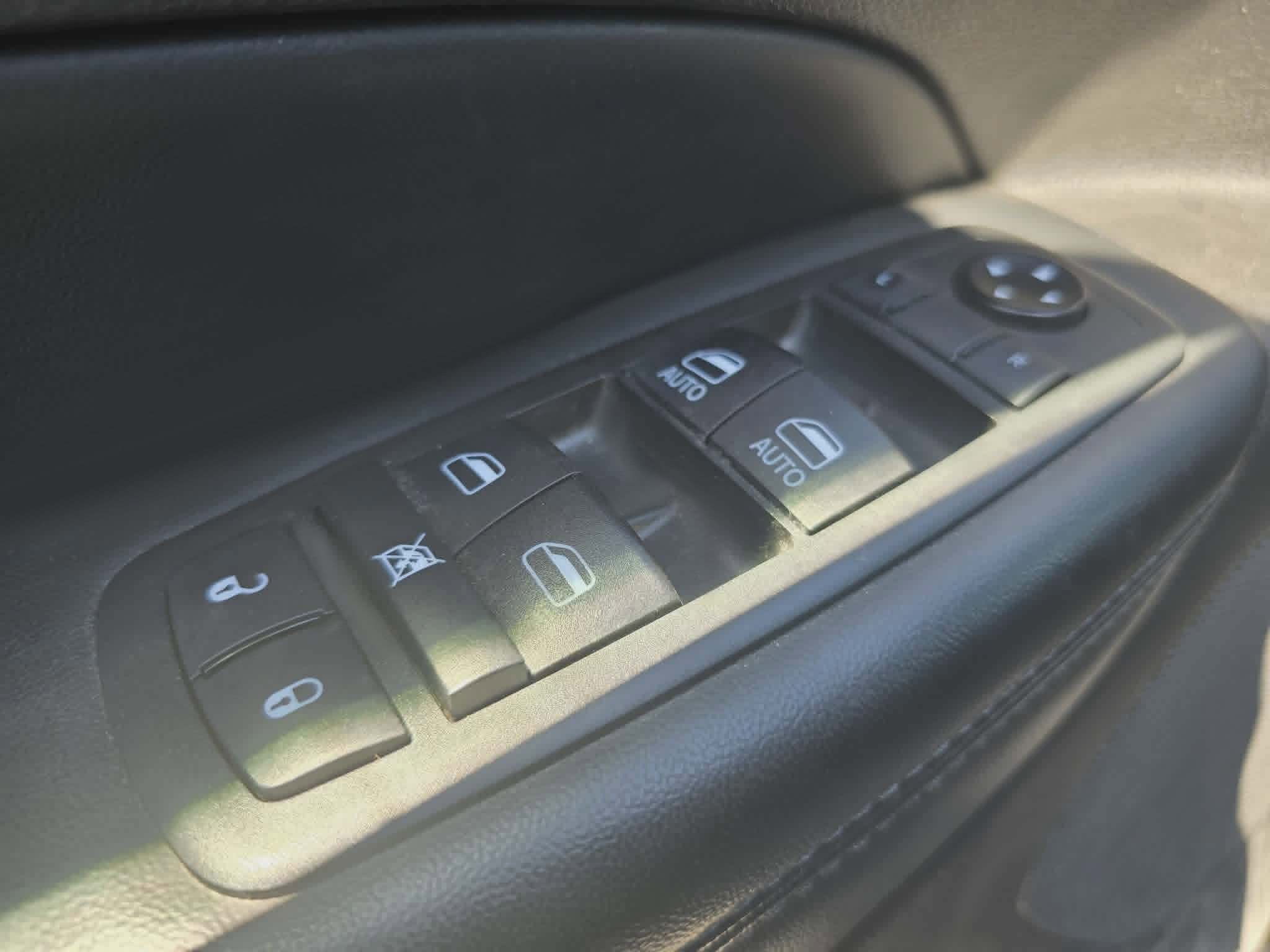 Used 2020 Jeep Grand Cherokee Altitude AWD/4WD image 15