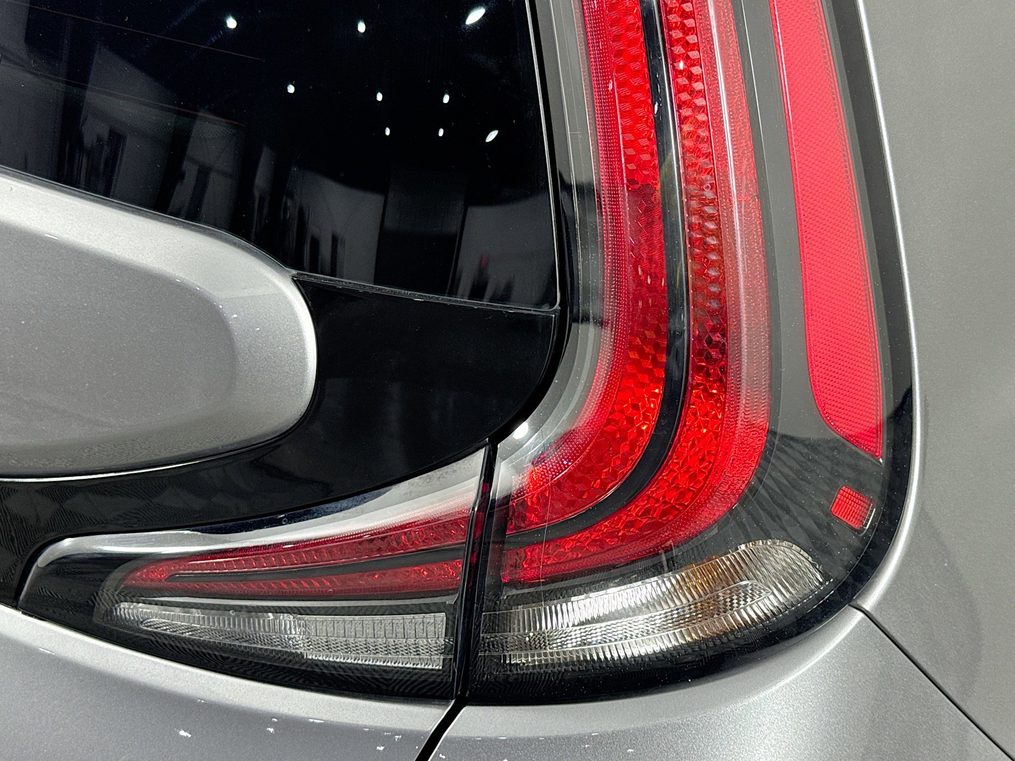 Used 2023 Kia Soul LX w/ LX Technology Package FWD image 32