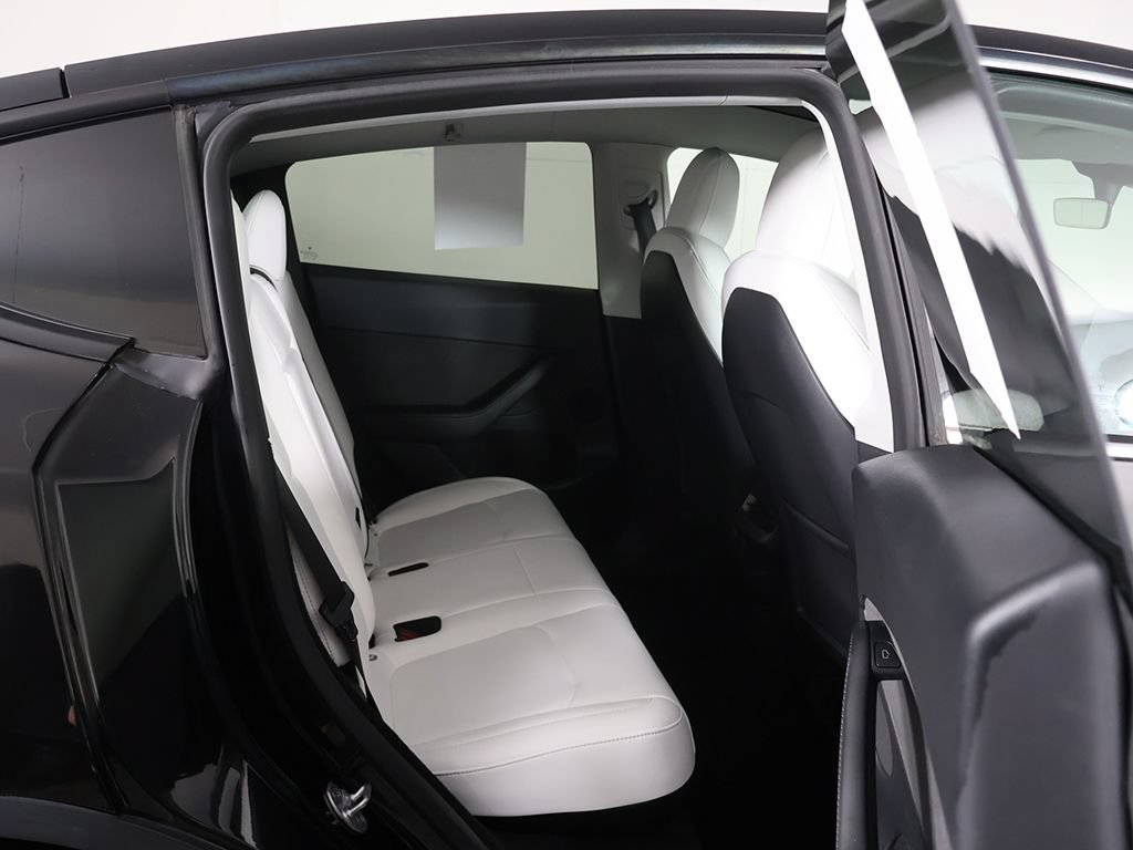 Used 2023 Tesla Model Y Long Range AWD/4WD image 32