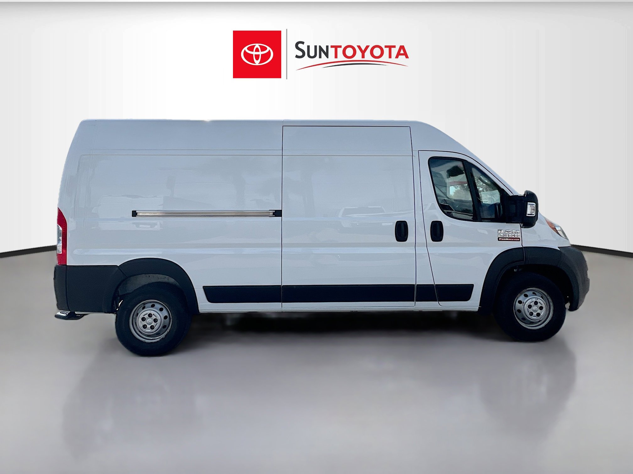 Used 2022 RAM ProMaster 2500 w/ Convenience Group image 2