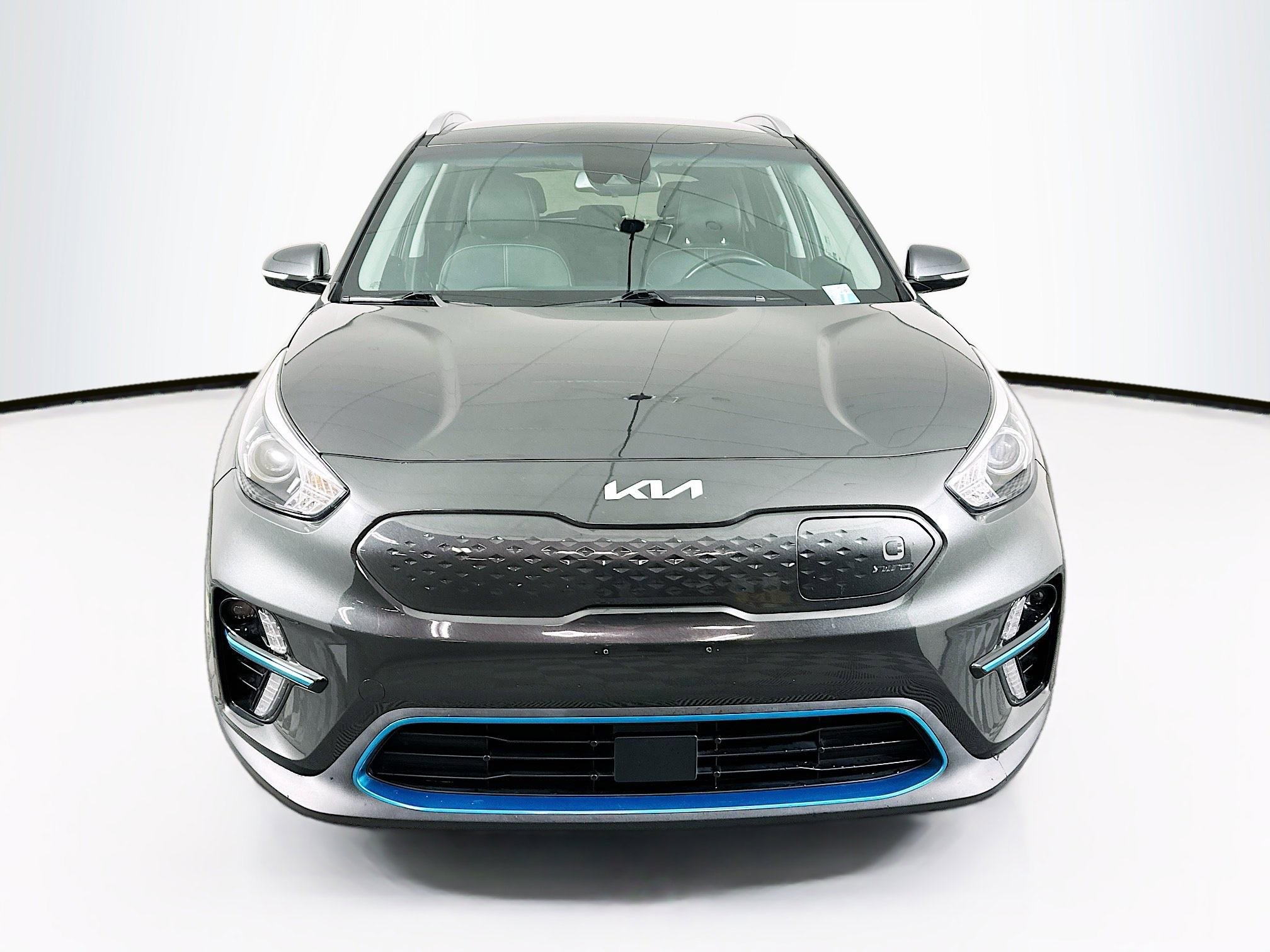 Used 2022 Kia Niro EX image 2