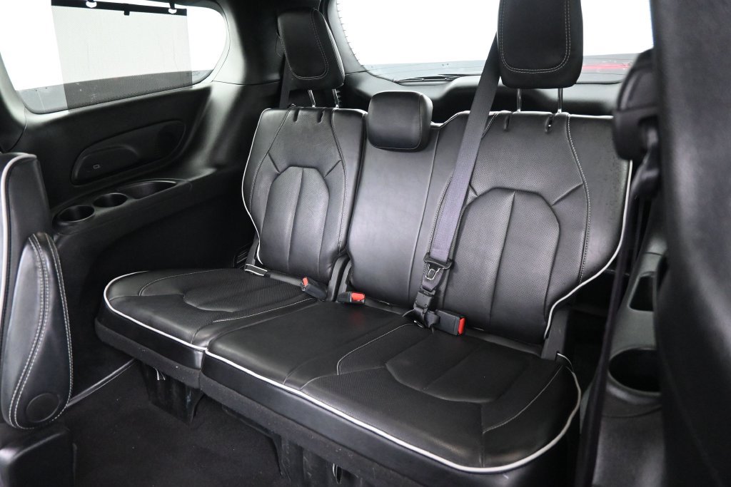Used 2025 Chrysler Pacifica Limited FWD image 30