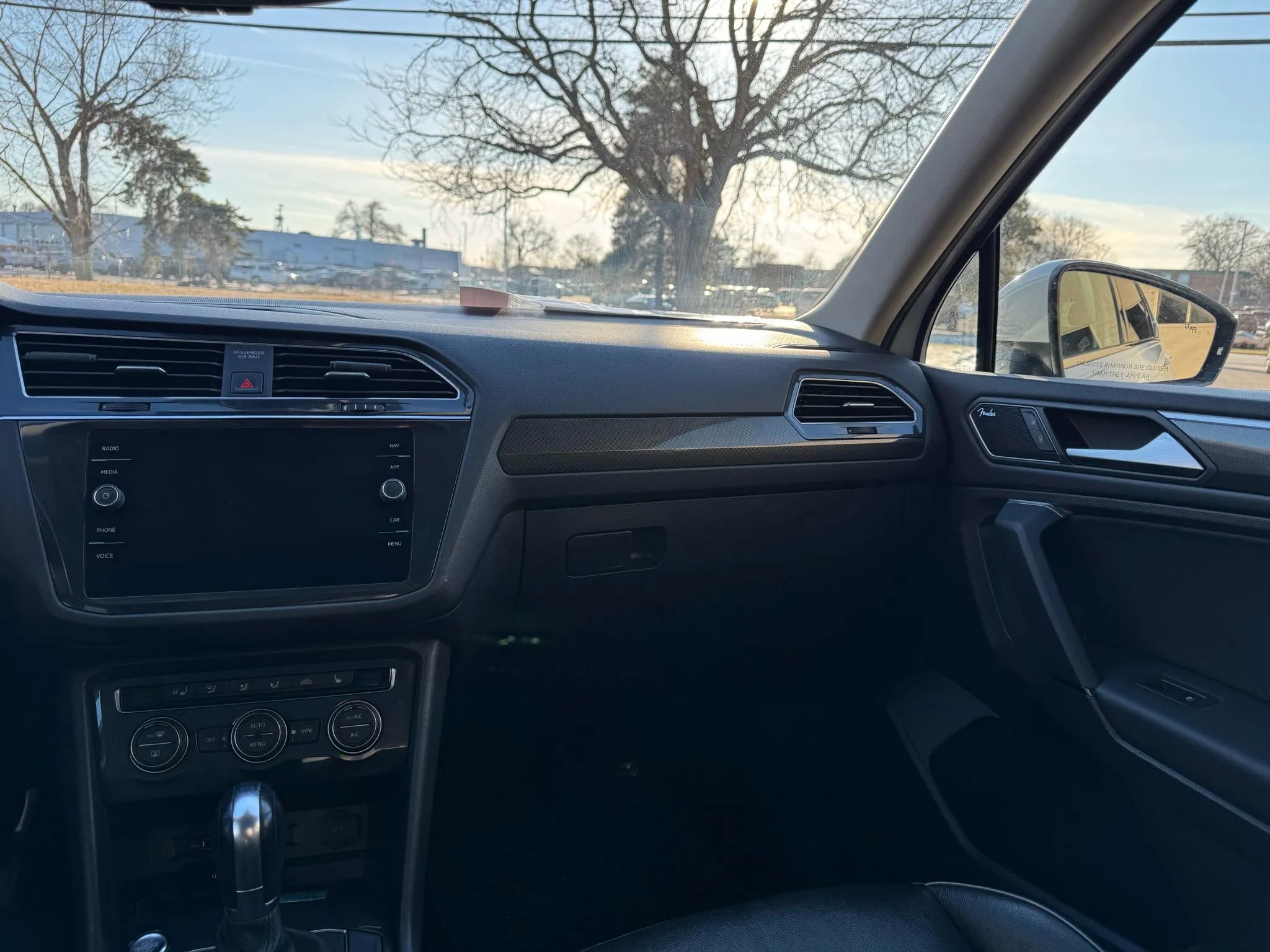 Used 2019 Volkswagen Tiguan SEL Premium w/ 3rd Row Seat Package image 17