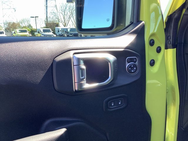 Used 2024 Jeep Wrangler Sport S image 9