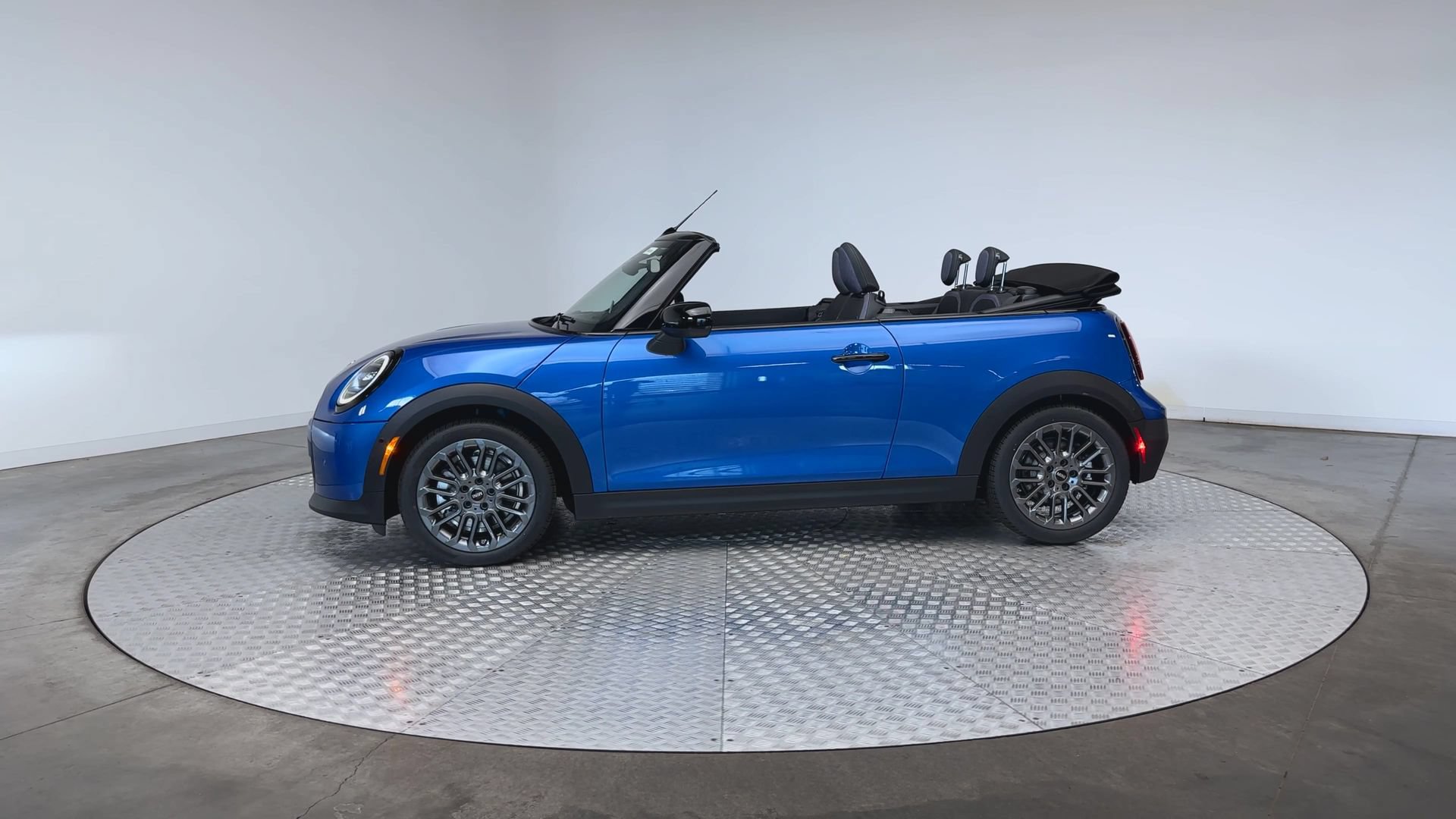 New 2026 MINI Cooper S FWD image 5