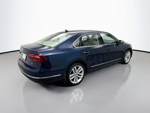 Used 2018 Volkswagen Passat 2.0T SEL Premium FWD image 7