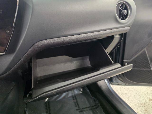 Used 2017 Toyota Corolla LE FWD image 30