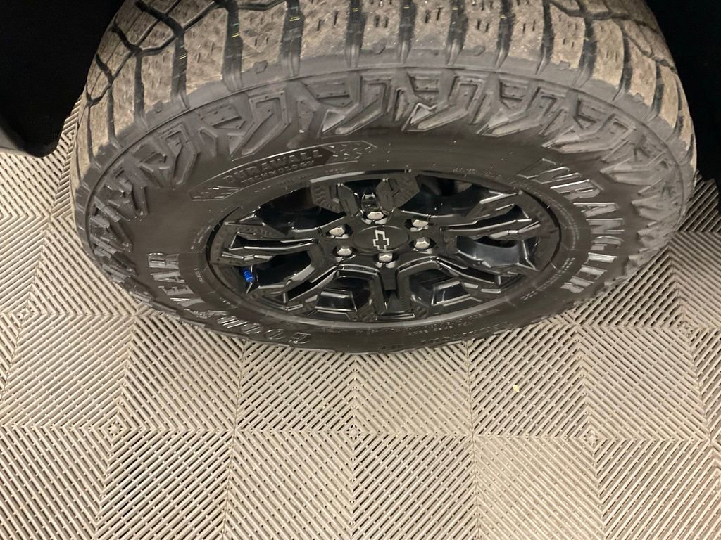 Used 2022 Chevrolet Silverado 1500 ZR2 w/ Technology Package image 14