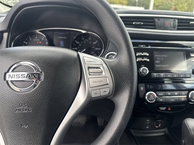 Used 2016 Nissan Rogue SV image 17