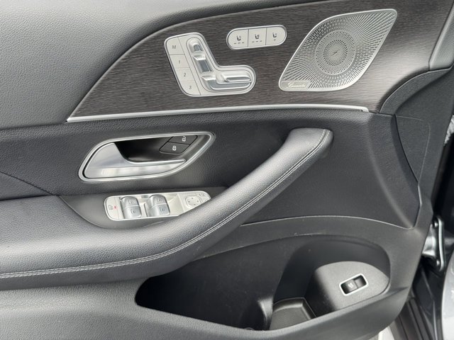Used 2022 Mercedes-Benz GLS 450 4MATIC image 19
