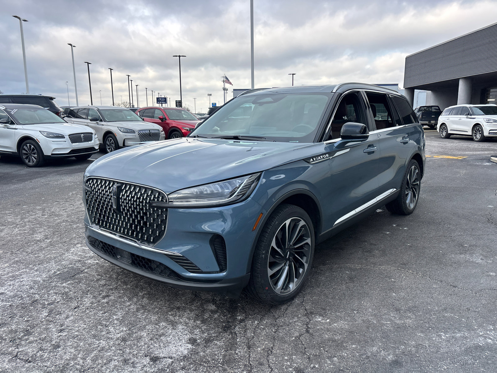 New 2026 Lincoln Aviator Reserve image 3