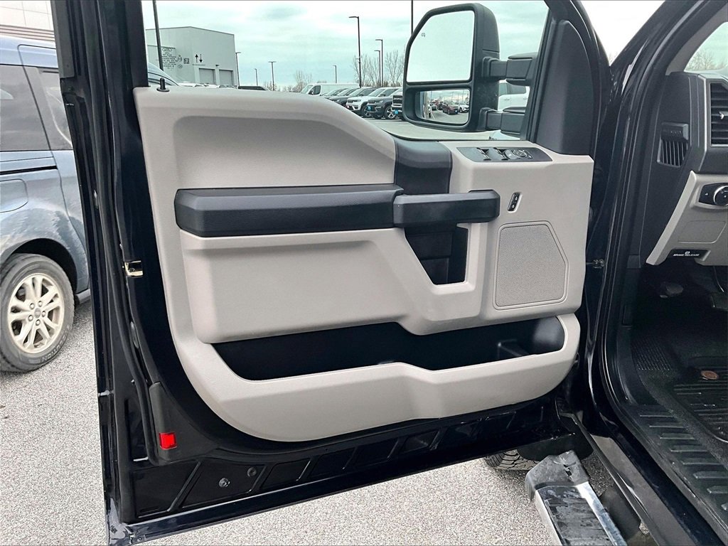 Used 2021 Ford F250 XL w/ STX Appearance Package image 9