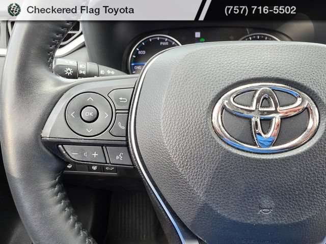 Used 2022 Toyota RAV4 XLE Premium AWD/4WD image 15