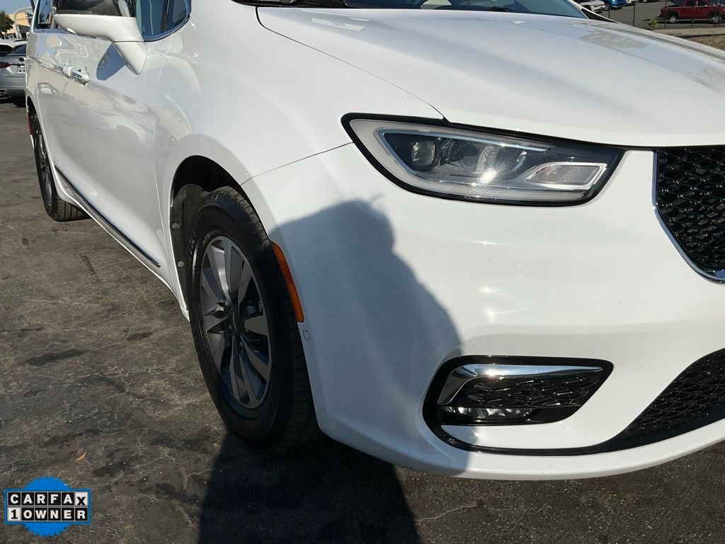 Used 2022 Chrysler Pacifica Limited w/ Uconnect Theater Family Group image 78