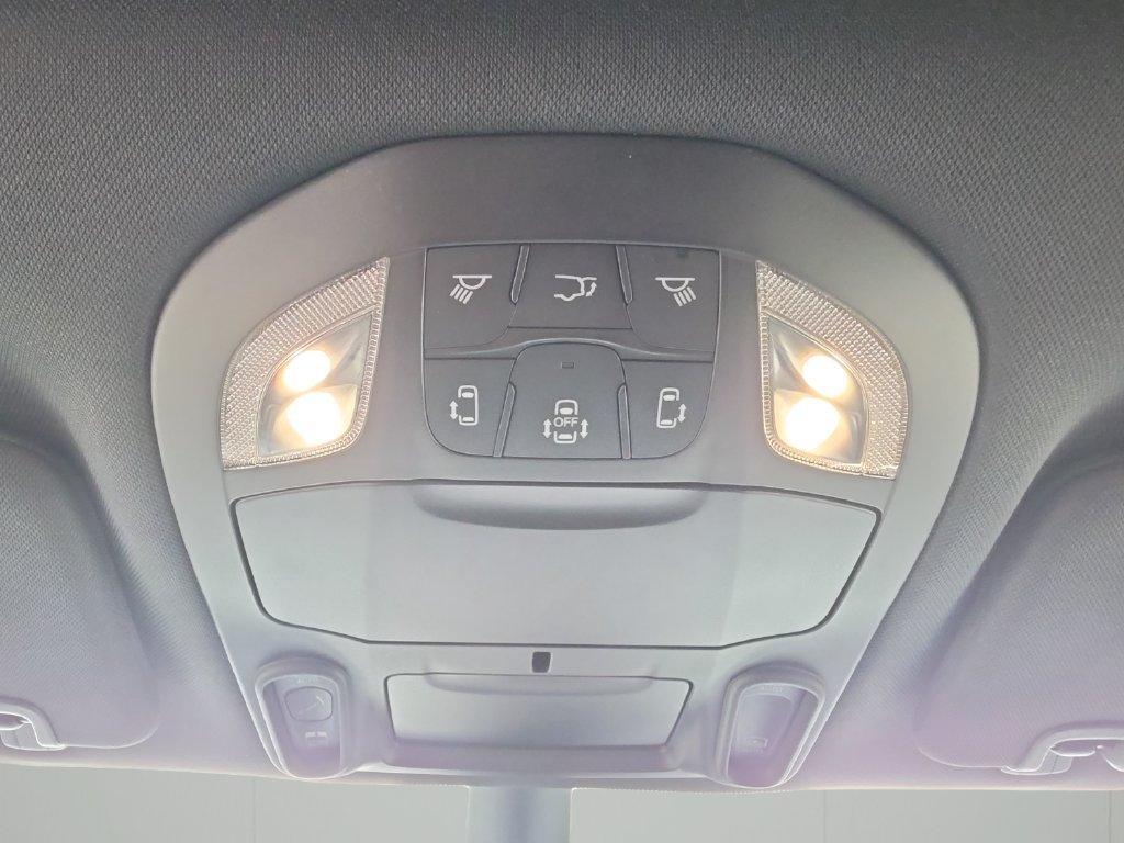 Used 2024 Chrysler Pacifica Limited w/ S Appearance Package FWD image 25